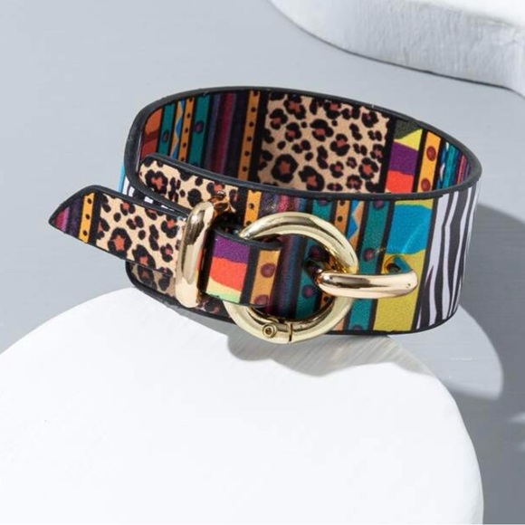 unbranded Jewelry - Multicolor Patterned Women's Bracelet with Gold Buckle
